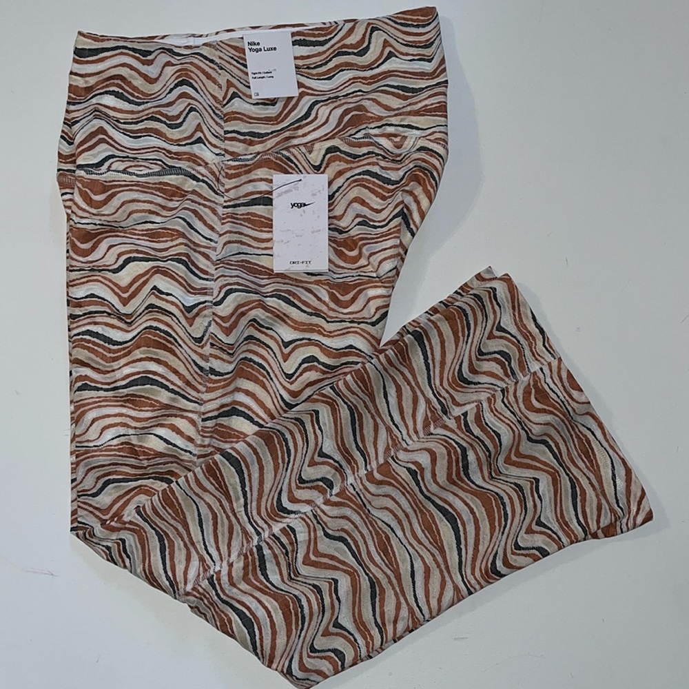 Nike yoga pants 1X  luxe tight fit flared legging women’s NWT $115